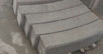 洛阳芝麻白弧形路牙石