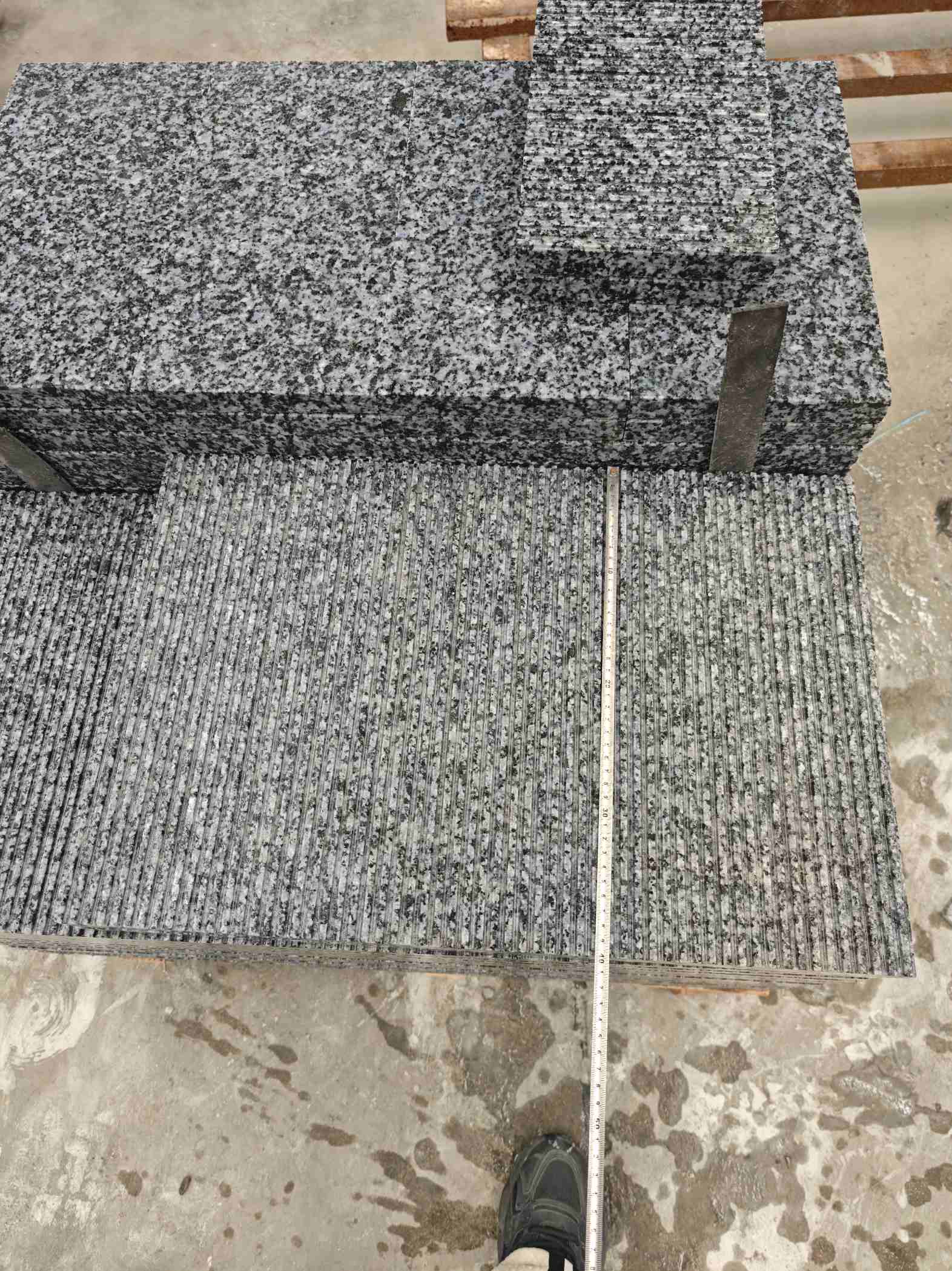 洛阳芝麻黑拉丝面