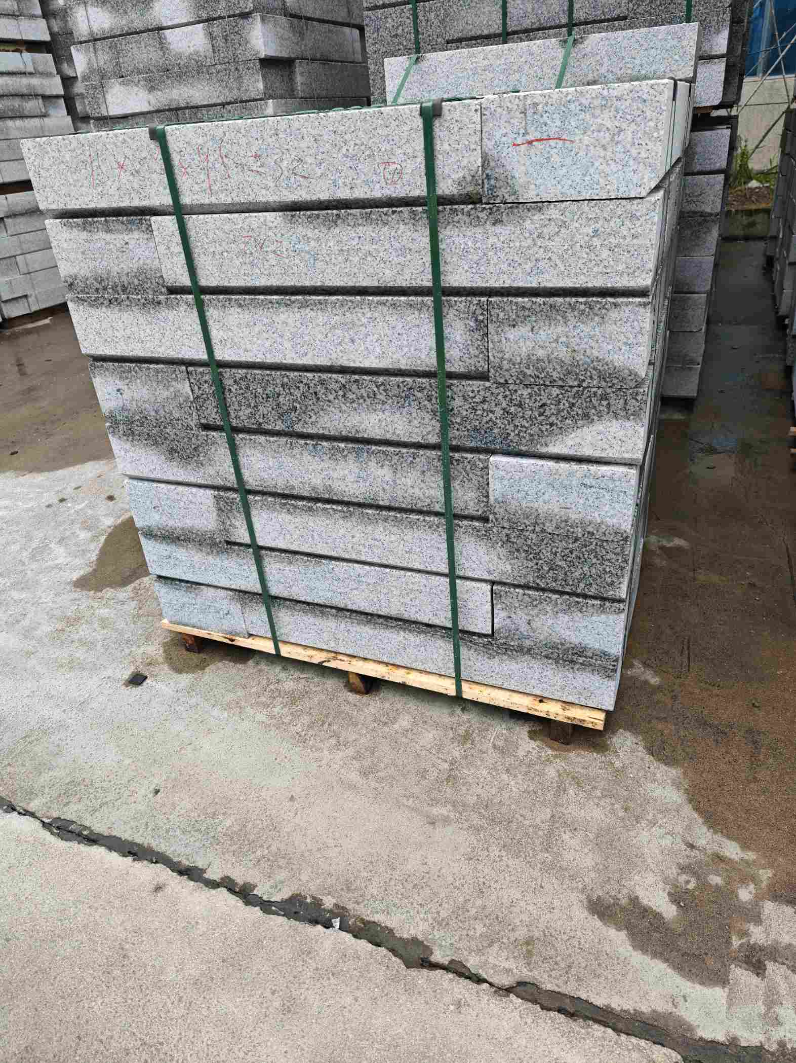 洛阳芙蓉白路牙石，马路牙子